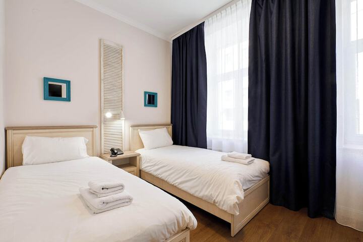 Room 29 of 76