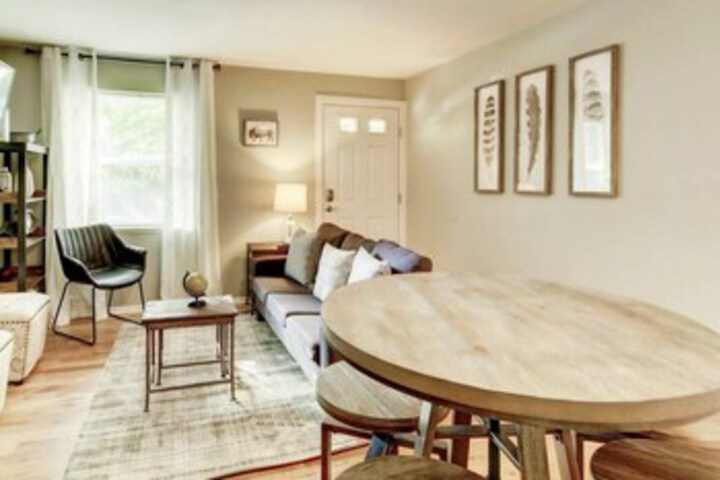 Room 6 of 23