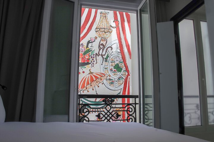 Room 33 of 61