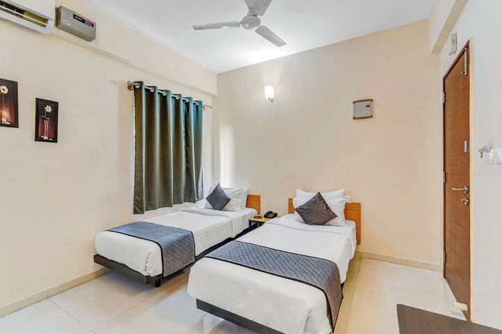 Room 2 of 27