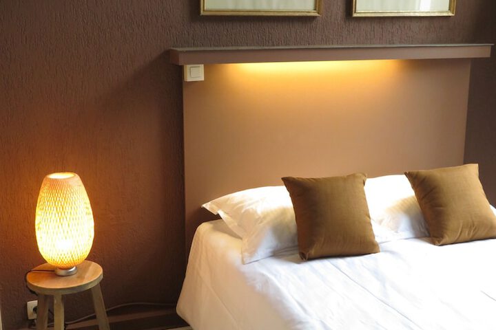 Room 8 of 27