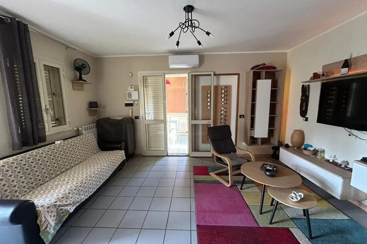 Room 2 of 15