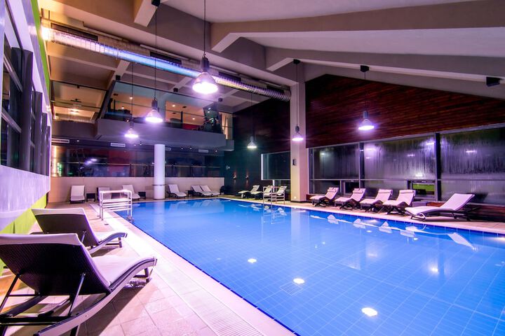 Pool 85 of 144