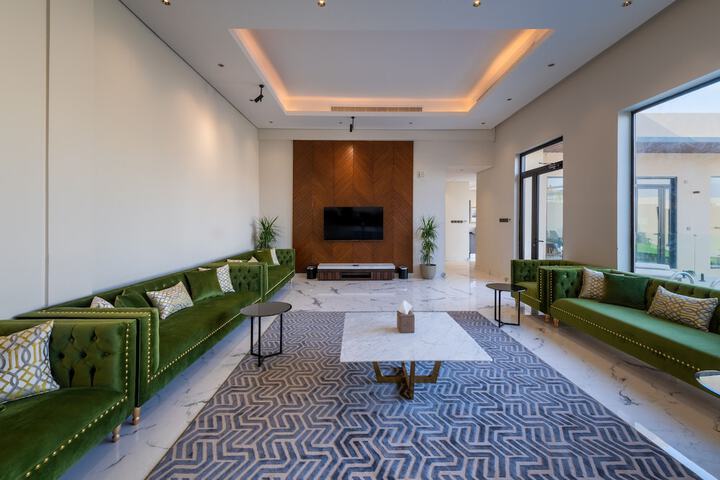 Room 15 of 34