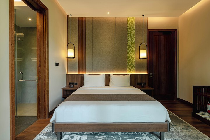 Room 15 of 142