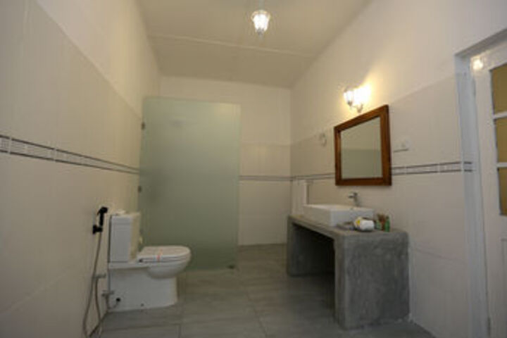 Room 4 of 31