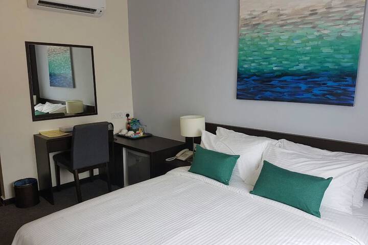 Room 15 of 34
