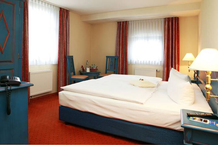 Room 13 of 95