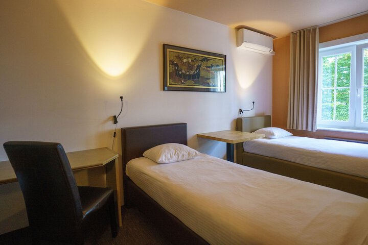Room 15 of 43