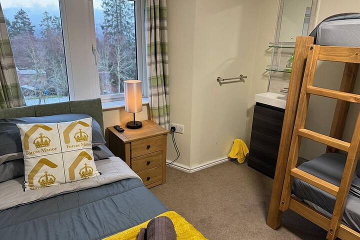 Room 6 of 89