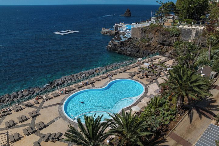 Hotel Pool