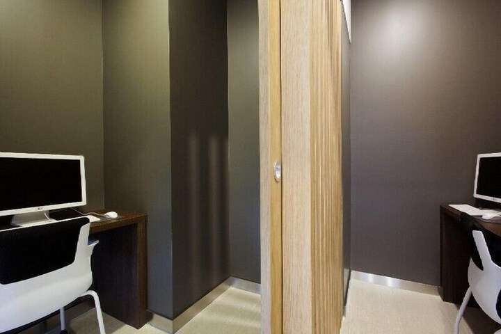 Business Center 48 of 51