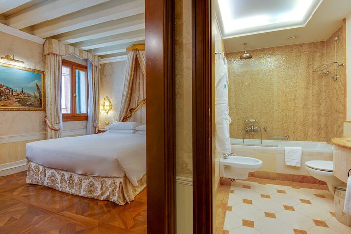 Room 27 of 107