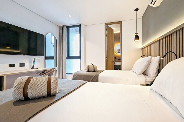 Room 17 of 32