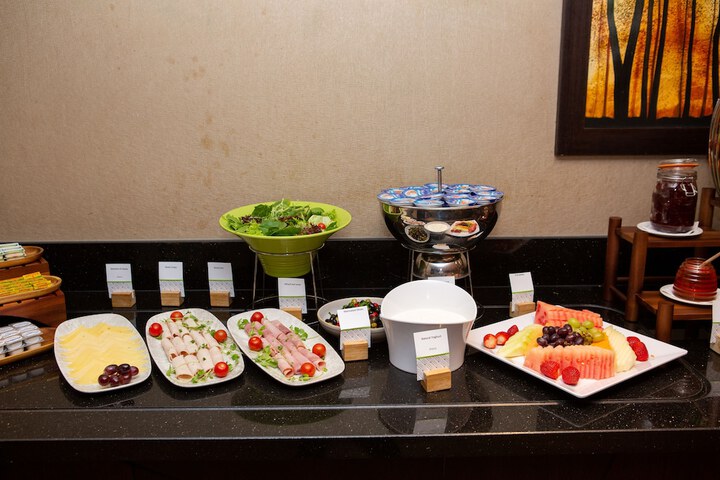 Dining 73 of 128