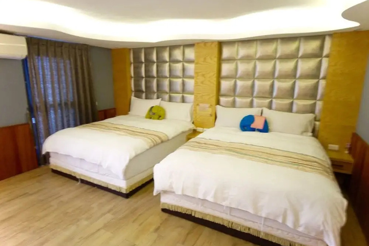 Room 2 of 22