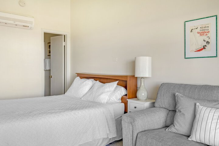 Room 423 of 663