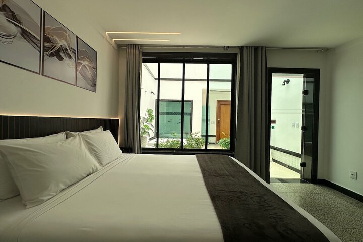 Room 11 of 22