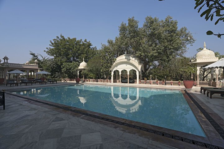 Hotel Pool
