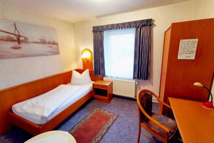 Room 2 of 52