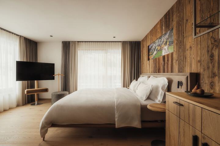 Room 6 of 92