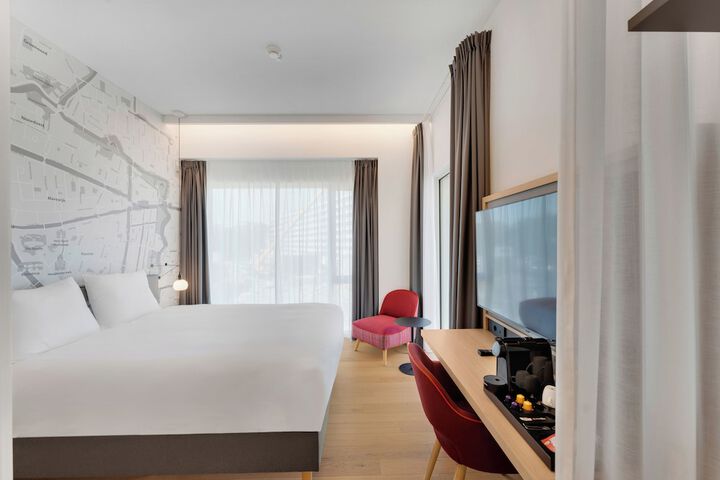 Room 14 of 17