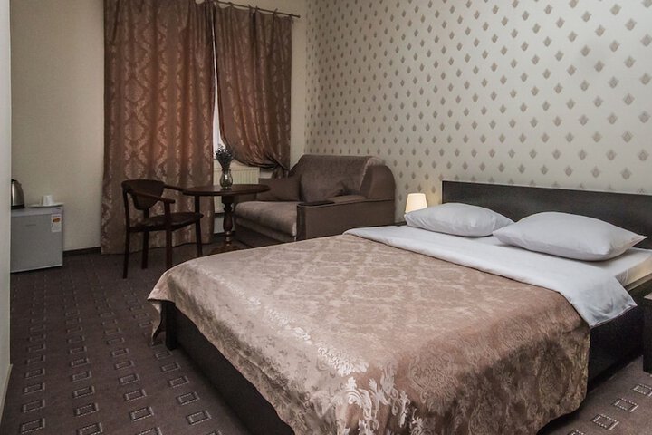 Room 10 of 67