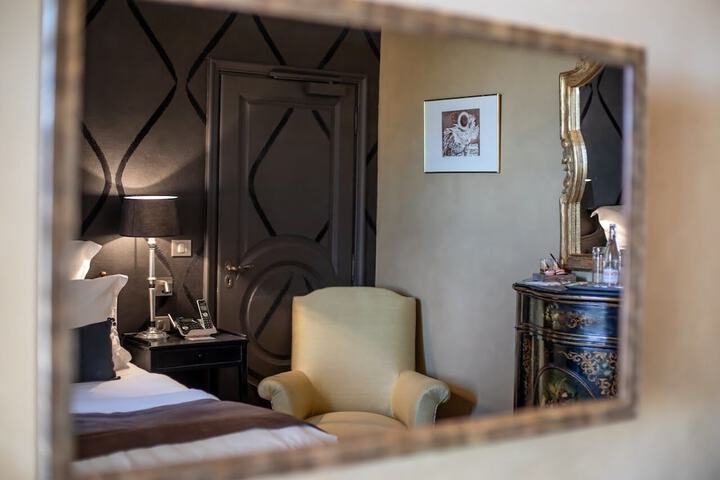 Room 49 of 69