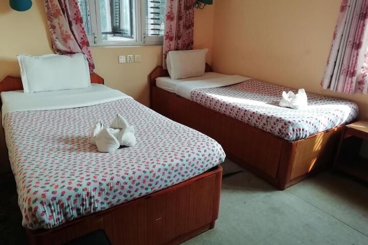 Room 10 of 34