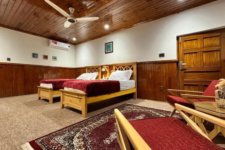 Room 8 of 24