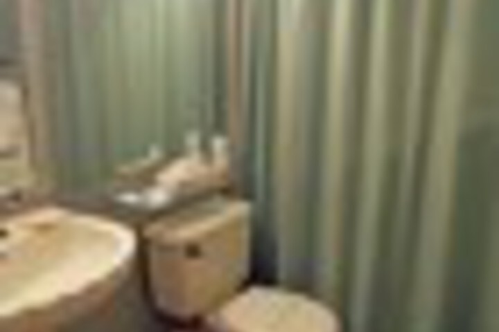 Room 179 of 237