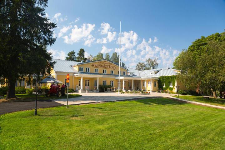 Exterior of Vaihmalan Hovi
