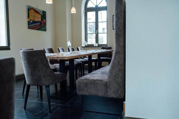 Dining 11 of 16
