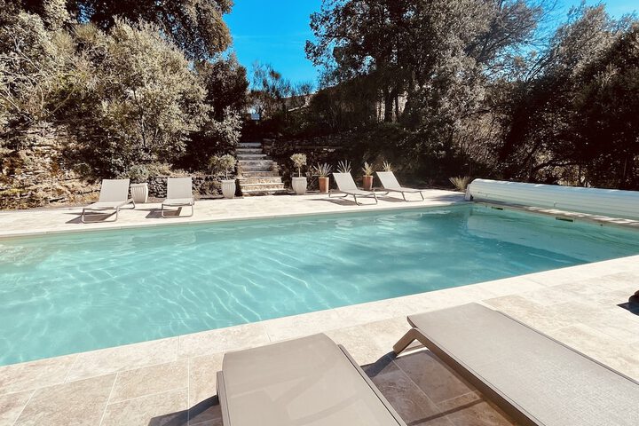 Pool 22 of 34