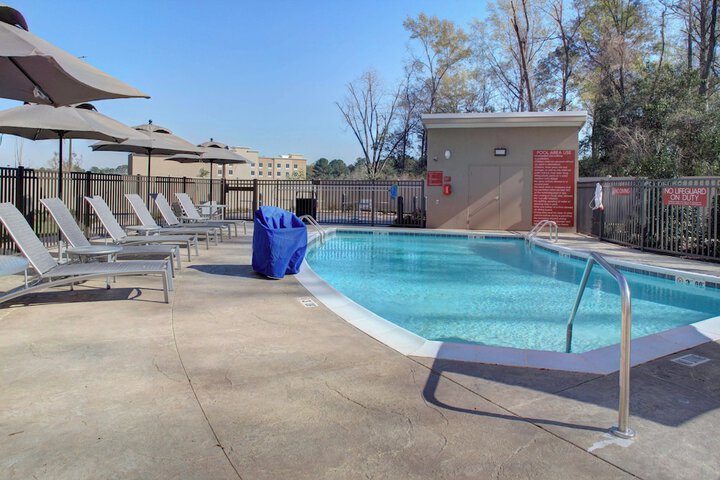 Hotel Pool