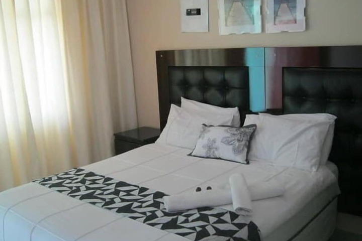 Room 6 of 18