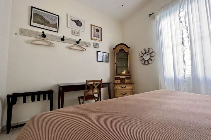 Room 5 of 109