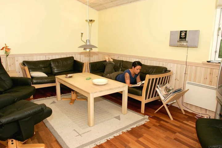 Room 2 of 11
