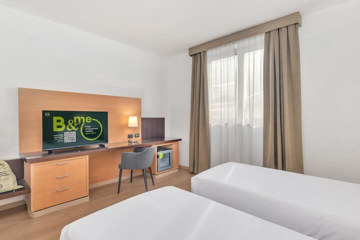 Room 10 of 31