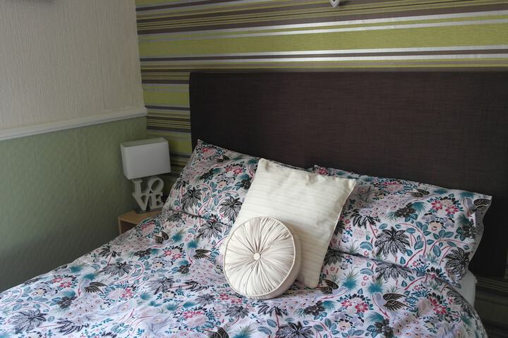 Room 10 of 35