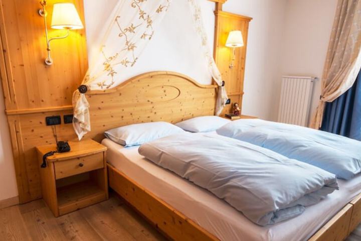Room 2 of 41