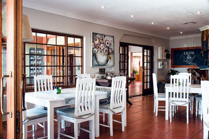 Breakfast/Coffee Service 99 of 142