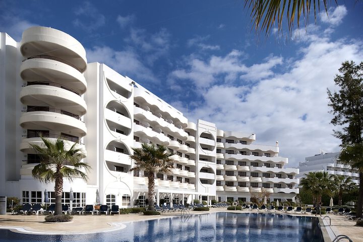 Hotel Pool
