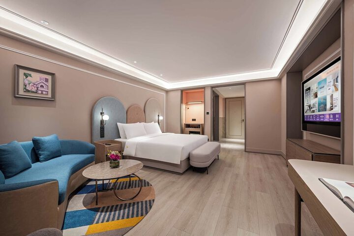 Room 10 of 35