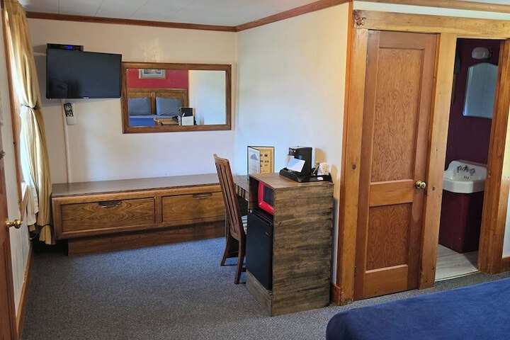 Room 36 of 69