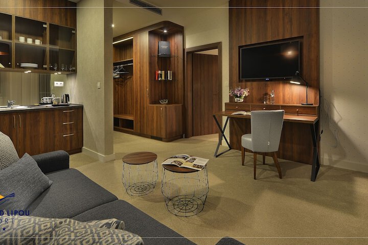 Room 15 of 74