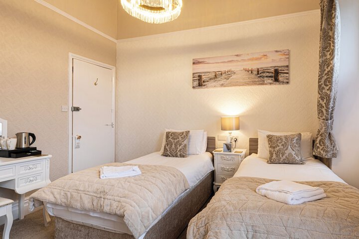 Room 14 of 20