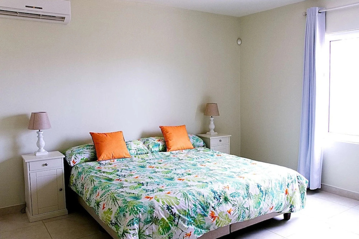 Room 2 of 18