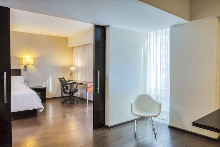 Room 14 of 68