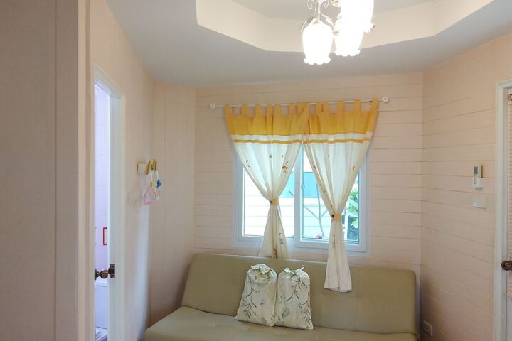 Room 8 of 22